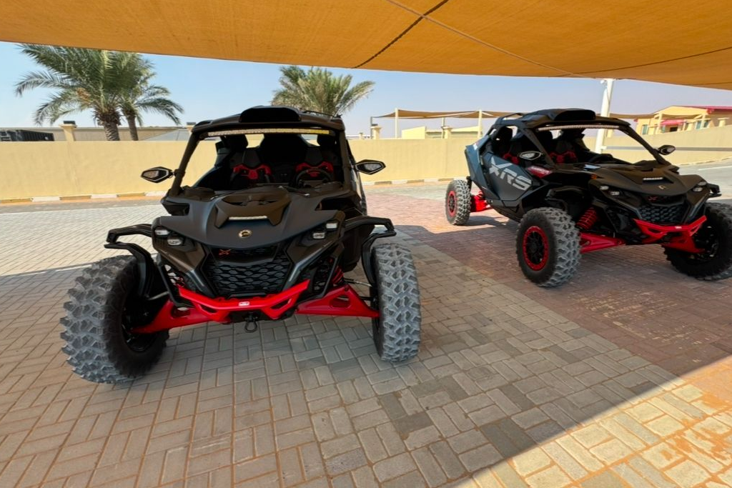 2 & 4 Seater Dune Buggy Can-Am Maverick R X RS 25
